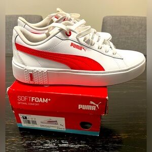 Sneakers. Puma, 7.5, one time wear, good condition.